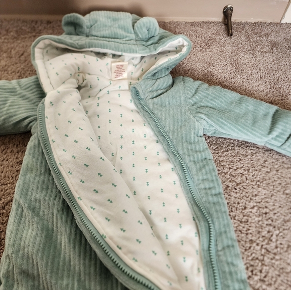 Baby Winter Snow Suit with attached mitts - Picture 2 of 9